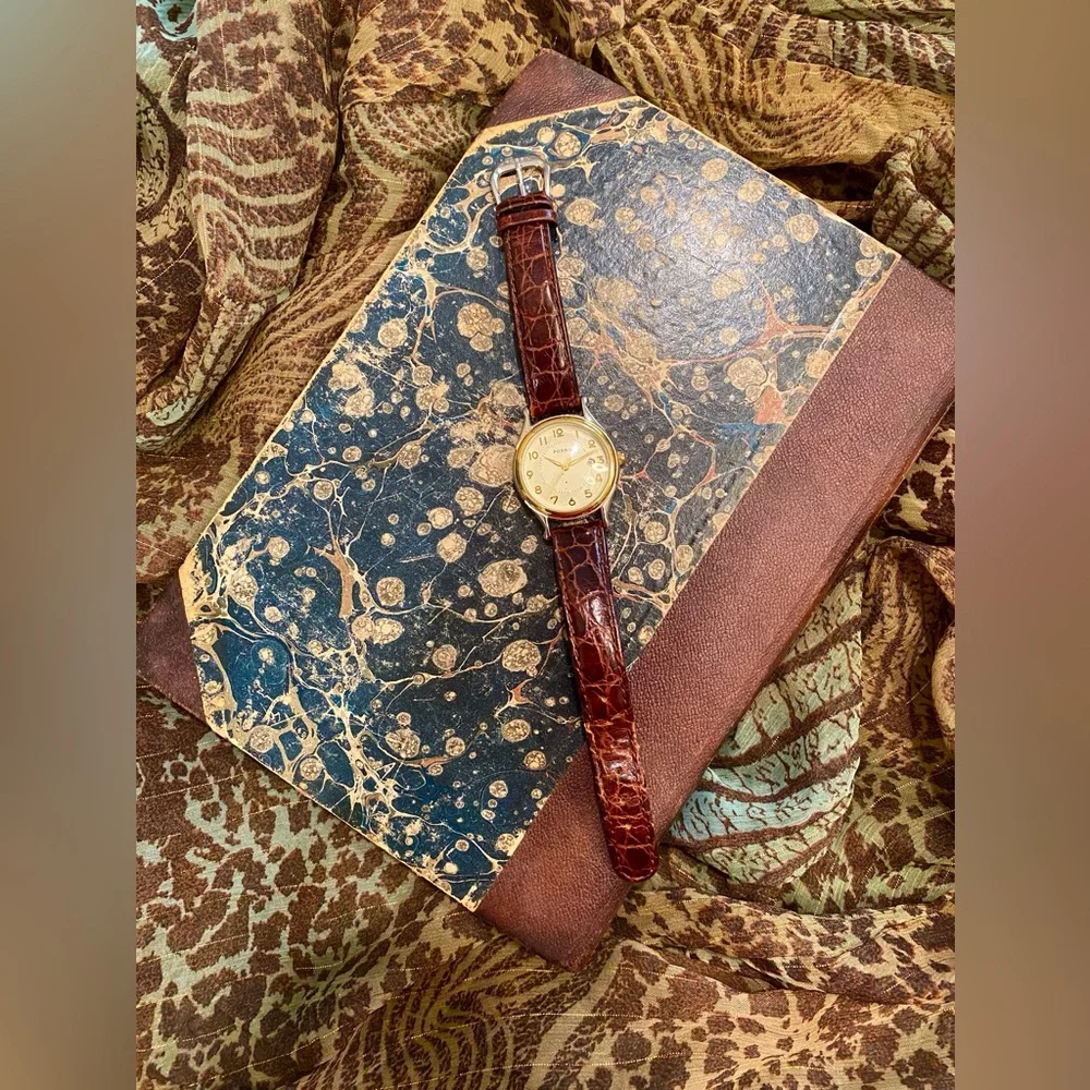 Fossil vintage watch with brown leather band